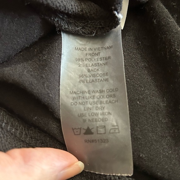 Vince Camuto black sleeveless top with front / side tie, size XS - Picture 6 of 6